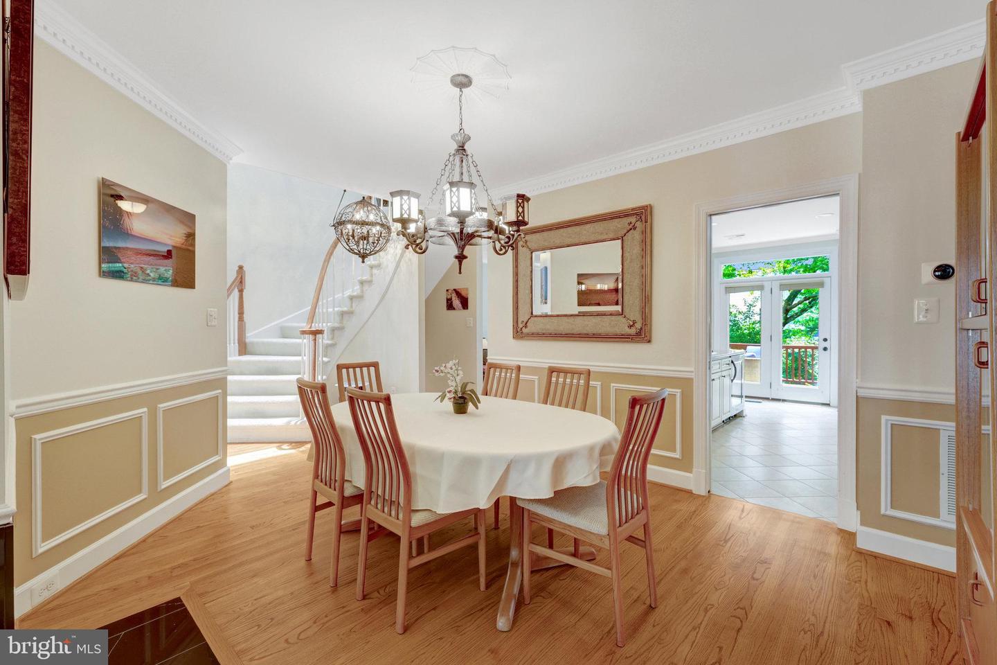 8162 MADRILLON CT, VIENNA, Virginia 22182, 3 Bedrooms Bedrooms, ,2 BathroomsBathrooms,Residential,For sale,8162 MADRILLON CT,VAFX2249476 MLS # VAFX2249476