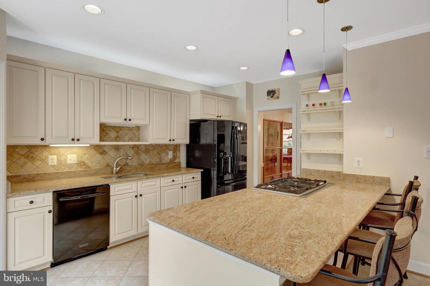 8162 MADRILLON CT, VIENNA, Virginia 22182, 3 Bedrooms Bedrooms, ,2 BathroomsBathrooms,Residential,For sale,8162 MADRILLON CT,VAFX2249476 MLS # VAFX2249476