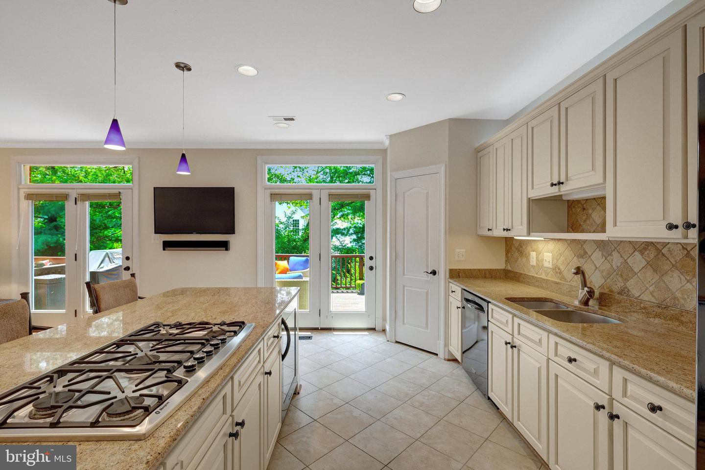 8162 MADRILLON CT, VIENNA, Virginia 22182, 3 Bedrooms Bedrooms, ,2 BathroomsBathrooms,Residential,For sale,8162 MADRILLON CT,VAFX2249476 MLS # VAFX2249476