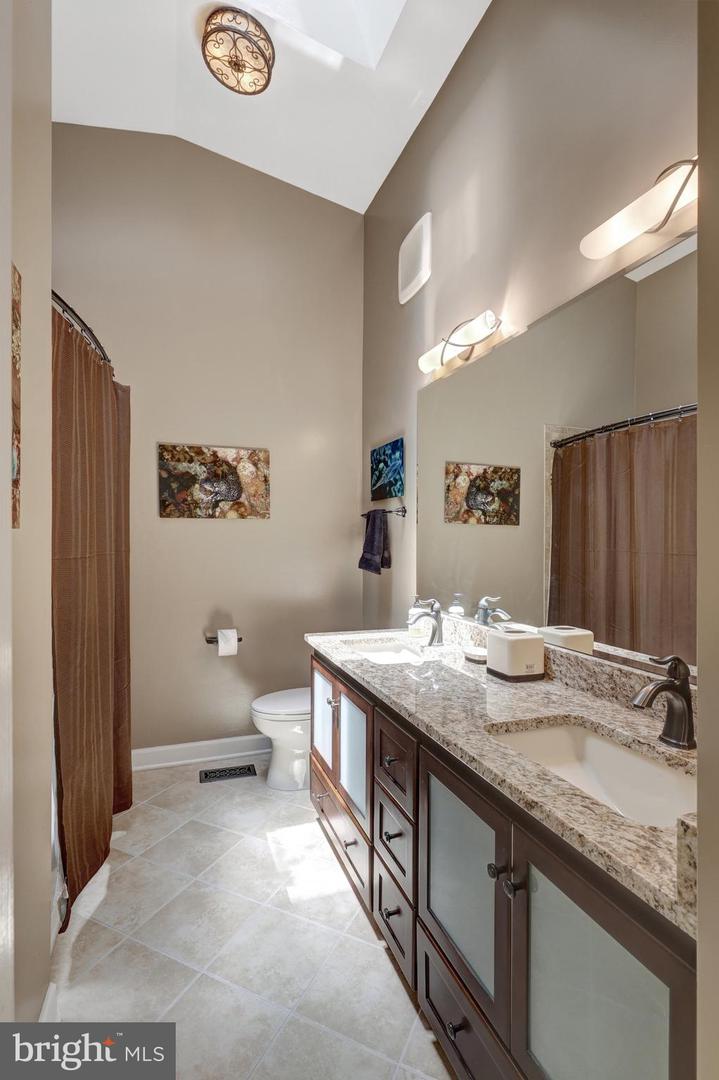 8162 MADRILLON CT, VIENNA, Virginia 22182, 3 Bedrooms Bedrooms, ,2 BathroomsBathrooms,Residential,For sale,8162 MADRILLON CT,VAFX2249476 MLS # VAFX2249476