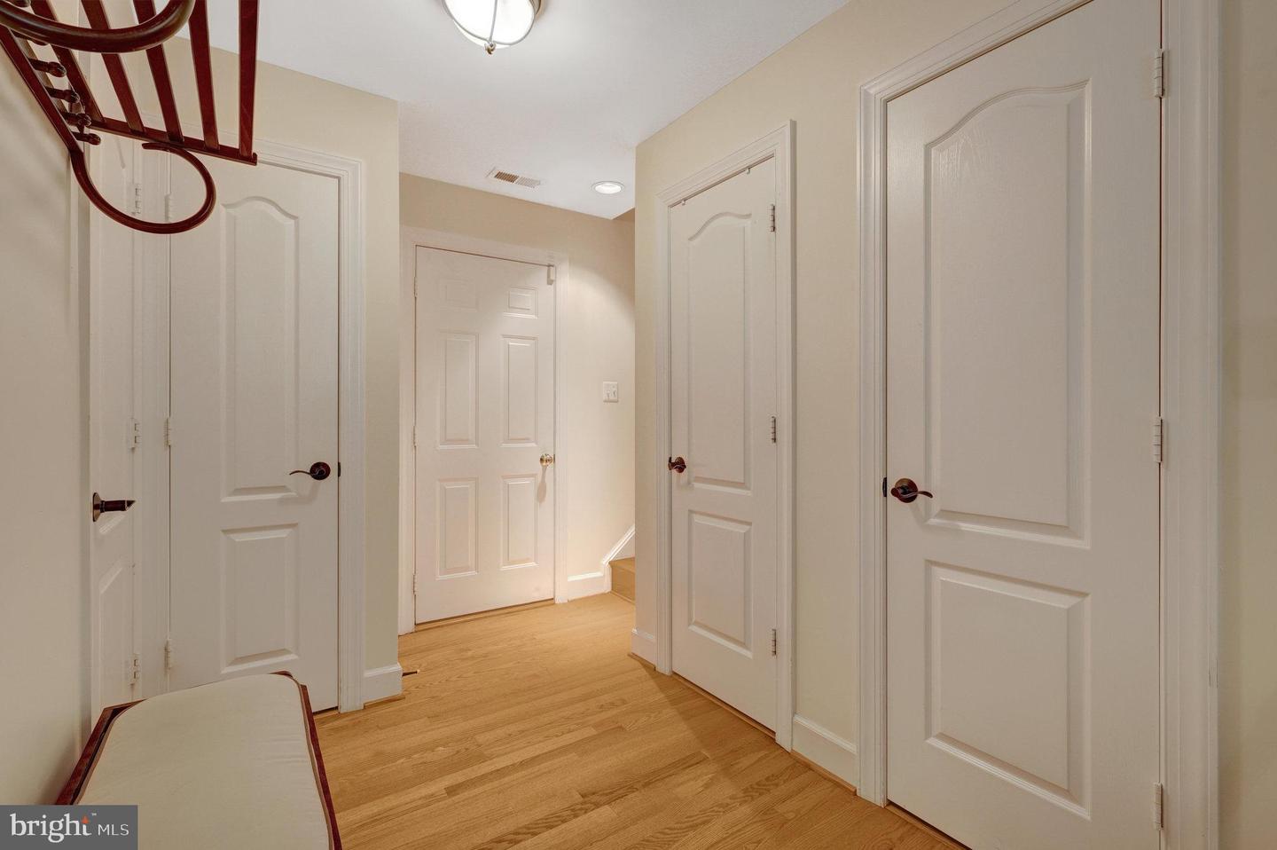 8162 MADRILLON CT, VIENNA, Virginia 22182, 3 Bedrooms Bedrooms, ,2 BathroomsBathrooms,Residential,For sale,8162 MADRILLON CT,VAFX2249476 MLS # VAFX2249476