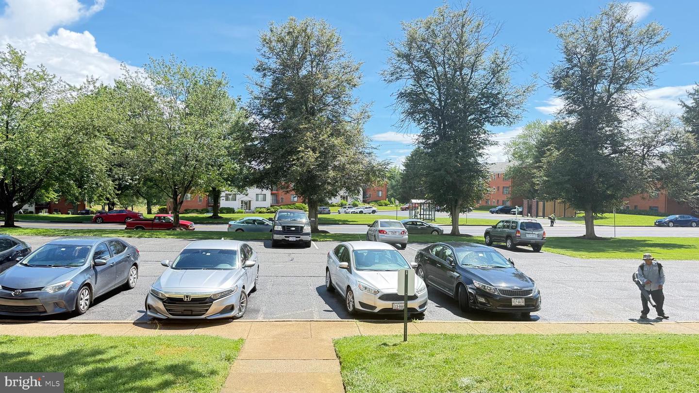 125-H CLUBHOUSE DR SW #1, LEESBURG, Virginia 20175, 2 Bedrooms Bedrooms, ,1 BathroomBathrooms,Residential,For sale,125-H CLUBHOUSE DR SW #1,VALO2100248 MLS # VALO2100248