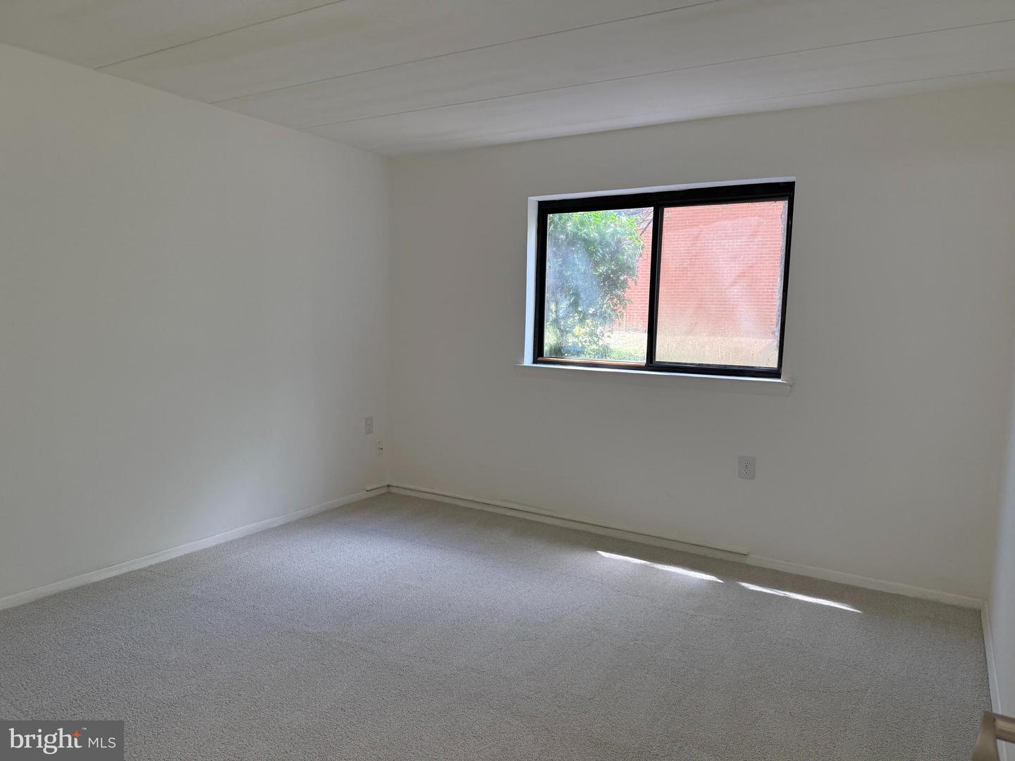 125-H CLUBHOUSE DR SW #1, LEESBURG, Virginia 20175, 2 Bedrooms Bedrooms, ,1 BathroomBathrooms,Residential,For sale,125-H CLUBHOUSE DR SW #1,VALO2100248 MLS # VALO2100248