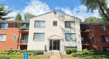 125-H CLUBHOUSE DR SW #1, LEESBURG, Virginia 20175, 2 Bedrooms Bedrooms, ,1 BathroomBathrooms,Residential,For sale,125-H CLUBHOUSE DR SW #1,VALO2100248 MLS # VALO2100248