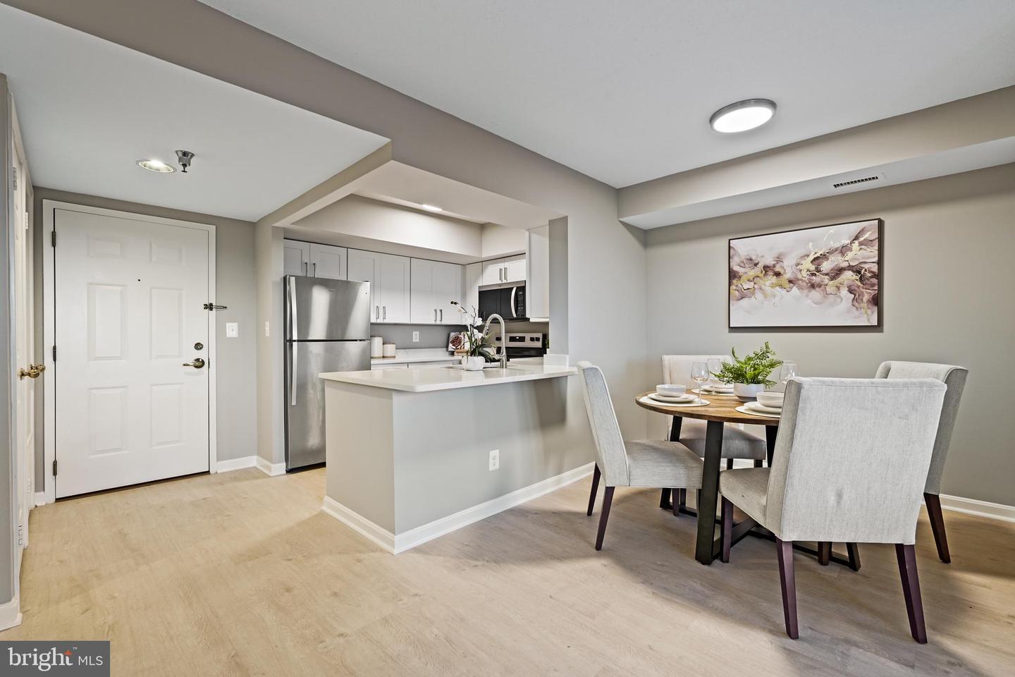 2400 CLARENDON BLVD #811, ARLINGTON, Virginia 22201, 2 Bedrooms Bedrooms, ,1 BathroomBathrooms,Residential,For sale,2400 CLARENDON BLVD #811,VAAR2059676 MLS # VAAR2059676