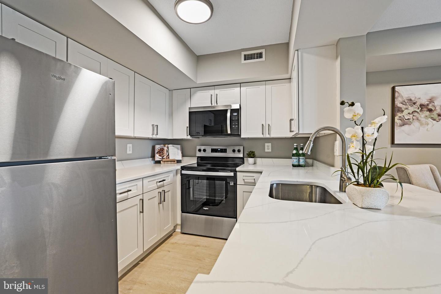 2400 CLARENDON BLVD #811, ARLINGTON, Virginia 22201, 2 Bedrooms Bedrooms, ,1 BathroomBathrooms,Residential,For sale,2400 CLARENDON BLVD #811,VAAR2059676 MLS # VAAR2059676