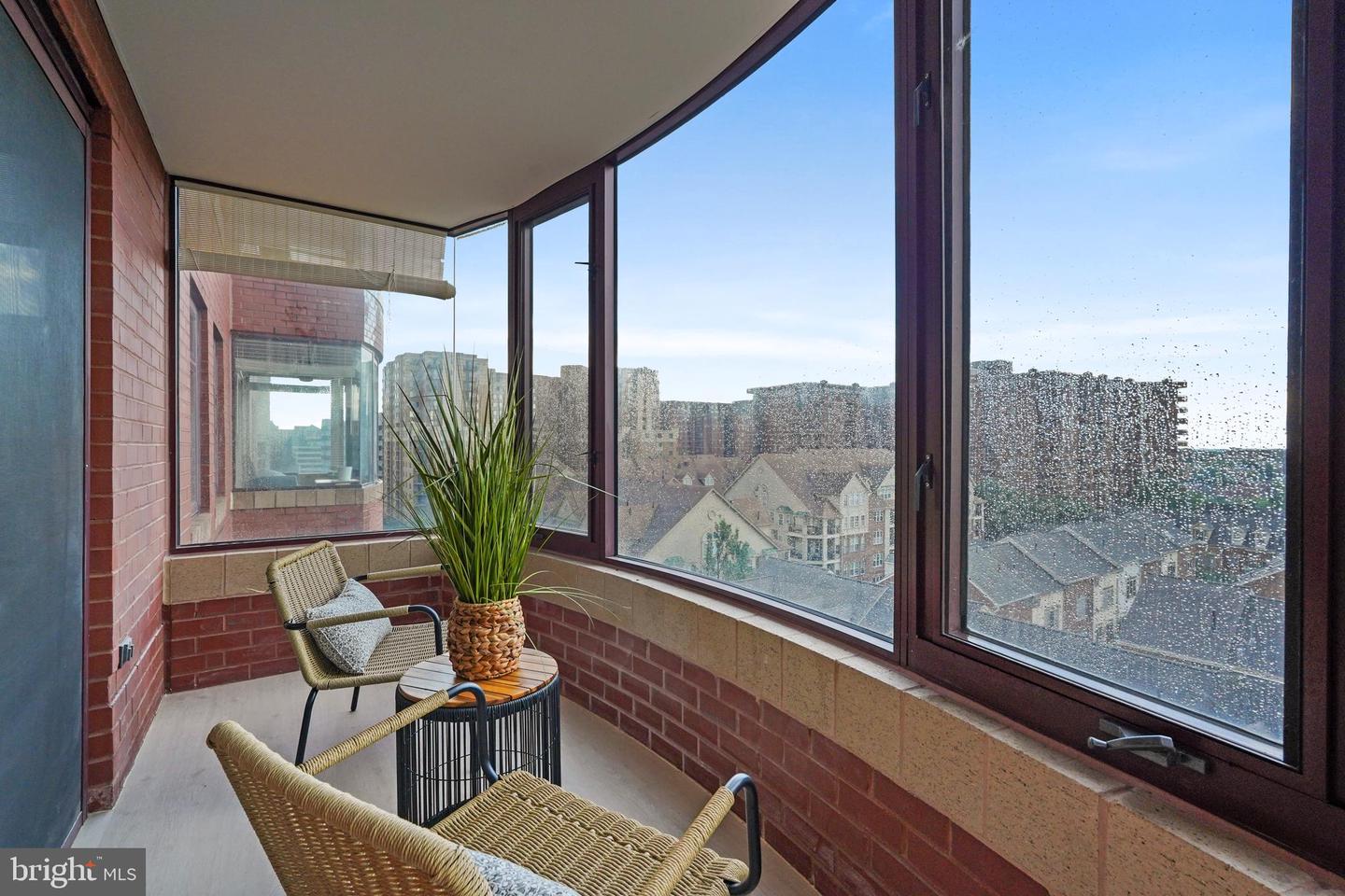 2400 CLARENDON BLVD #811, ARLINGTON, Virginia 22201, 2 Bedrooms Bedrooms, ,1 BathroomBathrooms,Residential,For sale,2400 CLARENDON BLVD #811,VAAR2059676 MLS # VAAR2059676