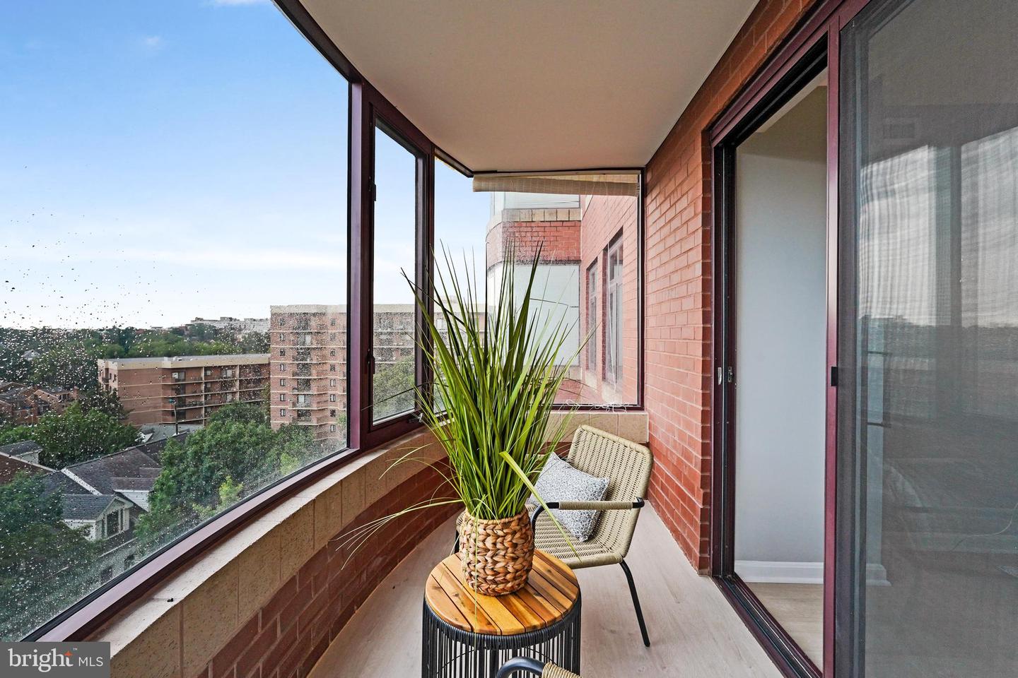2400 CLARENDON BLVD #811, ARLINGTON, Virginia 22201, 2 Bedrooms Bedrooms, ,1 BathroomBathrooms,Residential,For sale,2400 CLARENDON BLVD #811,VAAR2059676 MLS # VAAR2059676