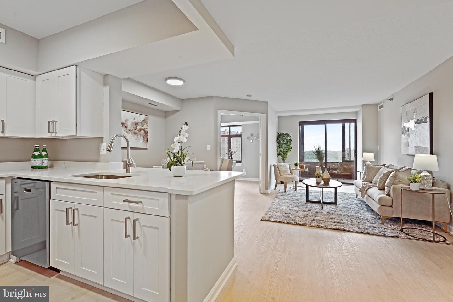2400 CLARENDON BLVD #811, ARLINGTON, Virginia 22201, 2 Bedrooms Bedrooms, ,1 BathroomBathrooms,Residential,For sale,2400 CLARENDON BLVD #811,VAAR2059676 MLS # VAAR2059676