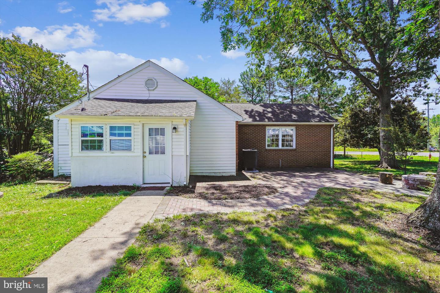 3200 LAFAYETTE BLVD, FREDERICKSBURG, Virginia 22408, 3 Bedrooms Bedrooms, 7 Rooms Rooms,2 BathroomsBathrooms,Residential,For sale,3200 LAFAYETTE BLVD,VASP2034130 MLS # VASP2034130