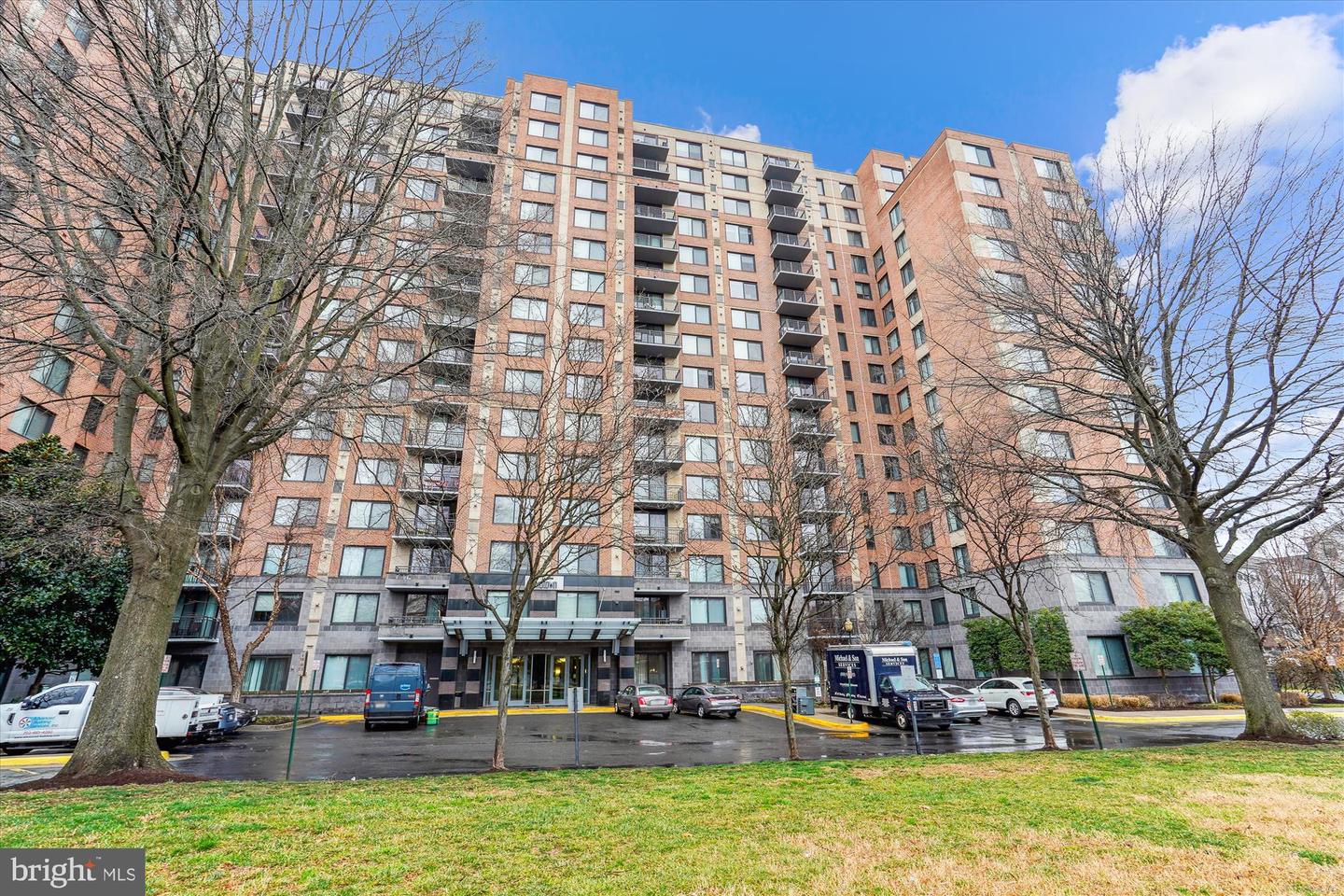 2451 MIDTOWN AVE #1323, ALEXANDRIA, Virginia 22303, 1 Bedroom Bedrooms, ,1 BathroomBathrooms,Residential,For sale,2451 MIDTOWN AVE #1323,VAFX2249886 MLS # VAFX2249886