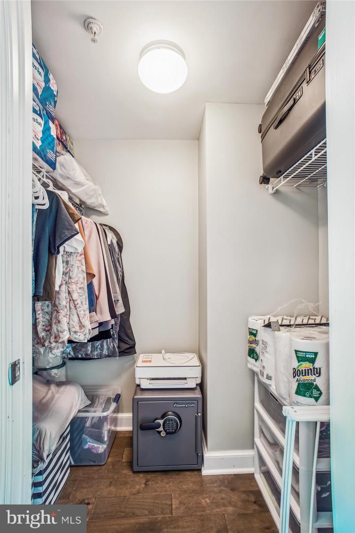 2451 MIDTOWN AVE #1323, ALEXANDRIA, Virginia 22303, 1 Bedroom Bedrooms, ,1 BathroomBathrooms,Residential,For sale,2451 MIDTOWN AVE #1323,VAFX2249886 MLS # VAFX2249886