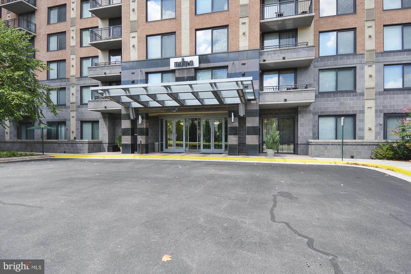 2451 MIDTOWN AVE #1323, ALEXANDRIA, Virginia 22303, 1 Bedroom Bedrooms, ,1 BathroomBathrooms,Residential,For sale,2451 MIDTOWN AVE #1323,VAFX2249886 MLS # VAFX2249886