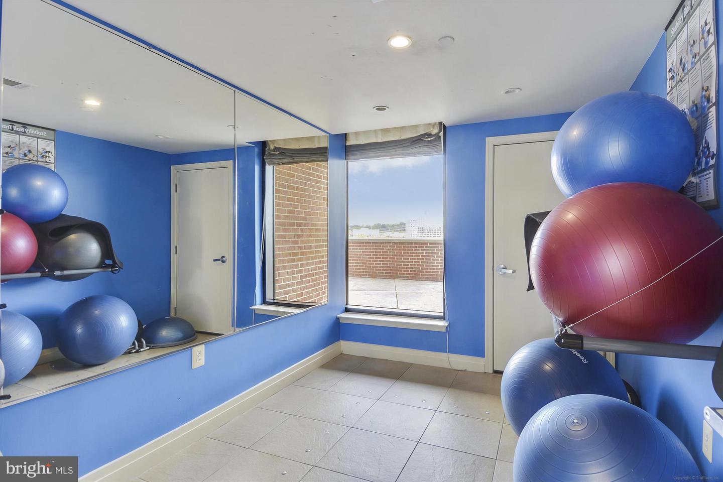 2451 MIDTOWN AVE #1323, ALEXANDRIA, Virginia 22303, 1 Bedroom Bedrooms, ,1 BathroomBathrooms,Residential,For sale,2451 MIDTOWN AVE #1323,VAFX2249886 MLS # VAFX2249886