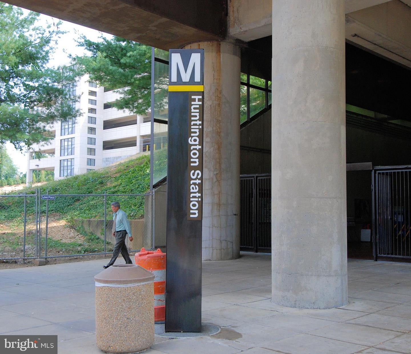 2451 MIDTOWN AVE #1323, ALEXANDRIA, Virginia 22303, 1 Bedroom Bedrooms, ,1 BathroomBathrooms,Residential,For sale,2451 MIDTOWN AVE #1323,VAFX2249886 MLS # VAFX2249886