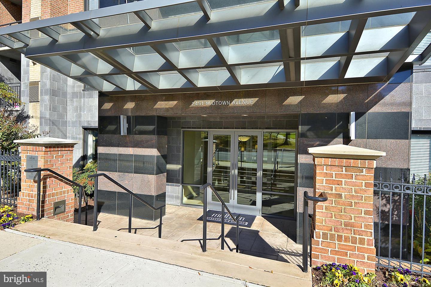2451 MIDTOWN AVE #1323, ALEXANDRIA, Virginia 22303, 1 Bedroom Bedrooms, ,1 BathroomBathrooms,Residential,For sale,2451 MIDTOWN AVE #1323,VAFX2249886 MLS # VAFX2249886