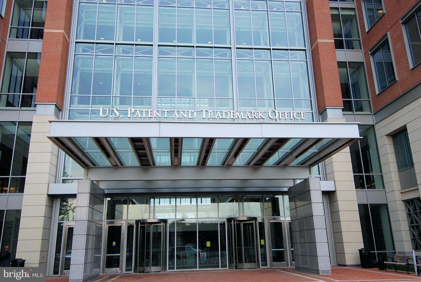 2451 MIDTOWN AVE #1323, ALEXANDRIA, Virginia 22303, 1 Bedroom Bedrooms, ,1 BathroomBathrooms,Residential,For sale,2451 MIDTOWN AVE #1323,VAFX2249886 MLS # VAFX2249886