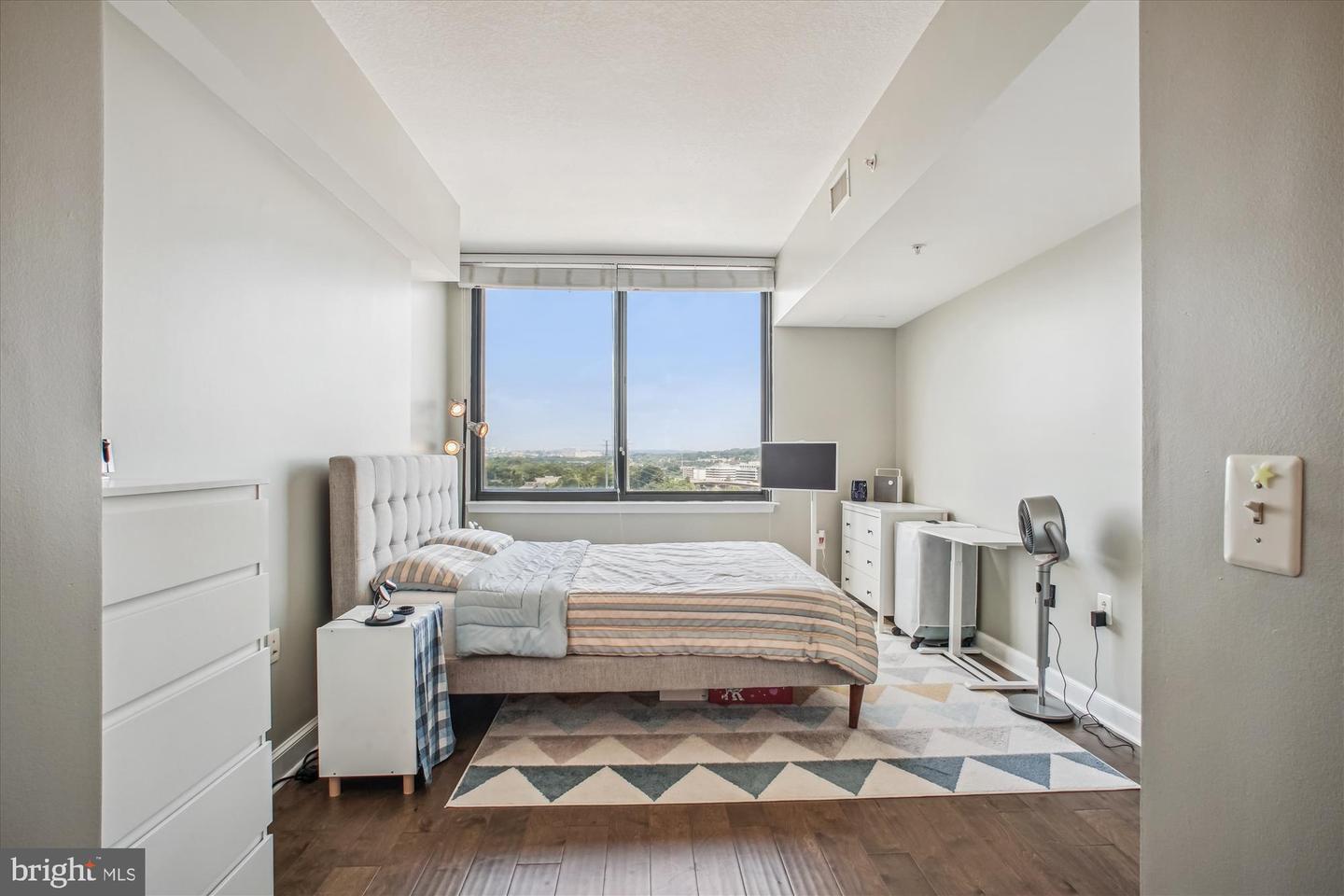2451 MIDTOWN AVE #1323, ALEXANDRIA, Virginia 22303, 1 Bedroom Bedrooms, ,1 BathroomBathrooms,Residential,For sale,2451 MIDTOWN AVE #1323,VAFX2249886 MLS # VAFX2249886