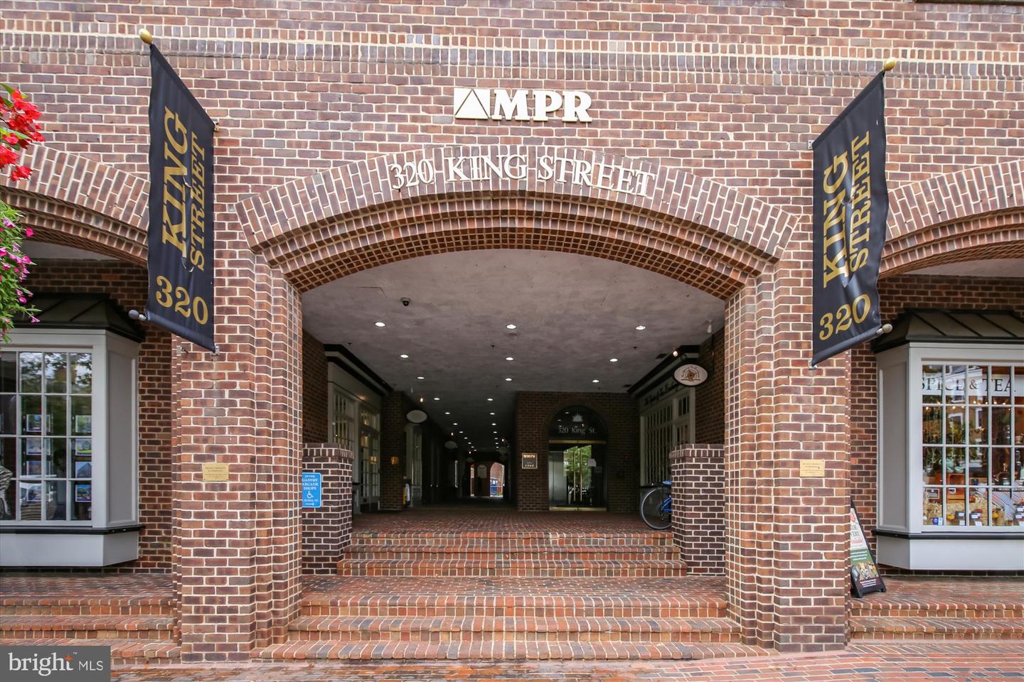 2451 MIDTOWN AVE #1323, ALEXANDRIA, Virginia 22303, 1 Bedroom Bedrooms, ,1 BathroomBathrooms,Residential,For sale,2451 MIDTOWN AVE #1323,VAFX2249886 MLS # VAFX2249886