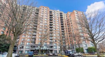 2451 MIDTOWN AVE #1323, ALEXANDRIA, Virginia 22303, 1 Bedroom Bedrooms, ,1 BathroomBathrooms,Residential,For sale,2451 MIDTOWN AVE #1323,VAFX2249886 MLS # VAFX2249886