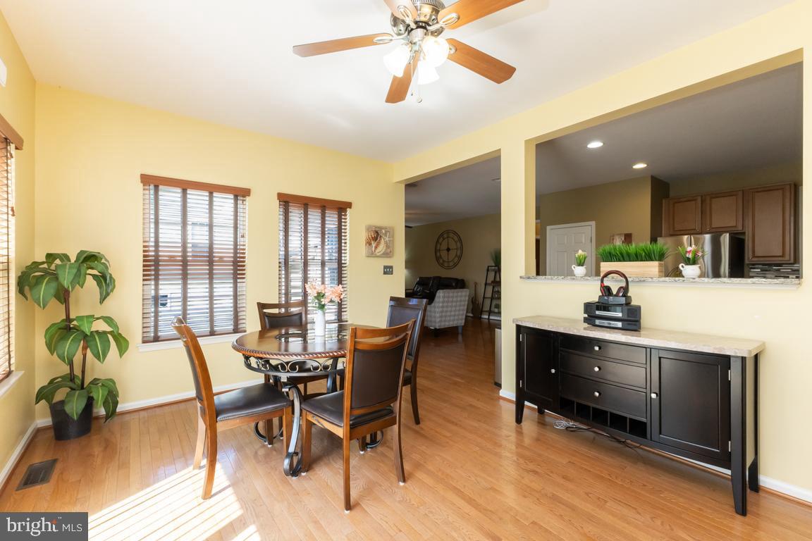 16435 REGATTA LN, WOODBRIDGE, Virginia 22191, 4 Bedrooms Bedrooms, ,3 BathroomsBathrooms,Residential,For sale,16435 REGATTA LN,VAPW2097750 MLS # VAPW2097750