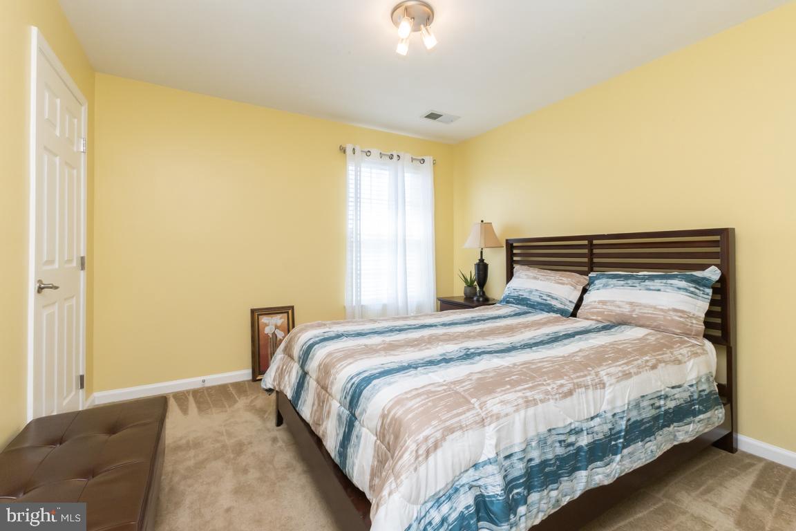 16435 REGATTA LN, WOODBRIDGE, Virginia 22191, 4 Bedrooms Bedrooms, ,3 BathroomsBathrooms,Residential,For sale,16435 REGATTA LN,VAPW2097750 MLS # VAPW2097750