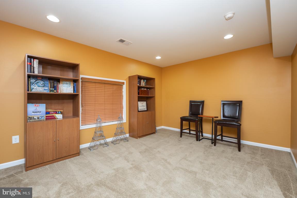 16435 REGATTA LN, WOODBRIDGE, Virginia 22191, 4 Bedrooms Bedrooms, ,3 BathroomsBathrooms,Residential,For sale,16435 REGATTA LN,VAPW2097750 MLS # VAPW2097750
