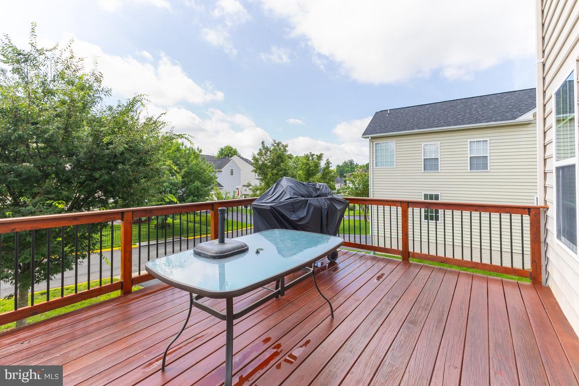 16435 REGATTA LN, WOODBRIDGE, Virginia 22191, 4 Bedrooms Bedrooms, ,3 BathroomsBathrooms,Residential,For sale,16435 REGATTA LN,VAPW2097750 MLS # VAPW2097750