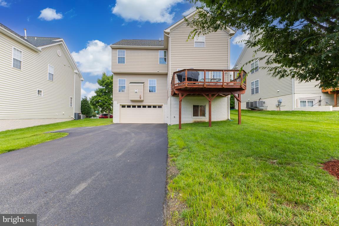 16435 REGATTA LN, WOODBRIDGE, Virginia 22191, 4 Bedrooms Bedrooms, ,3 BathroomsBathrooms,Residential,For sale,16435 REGATTA LN,VAPW2097750 MLS # VAPW2097750