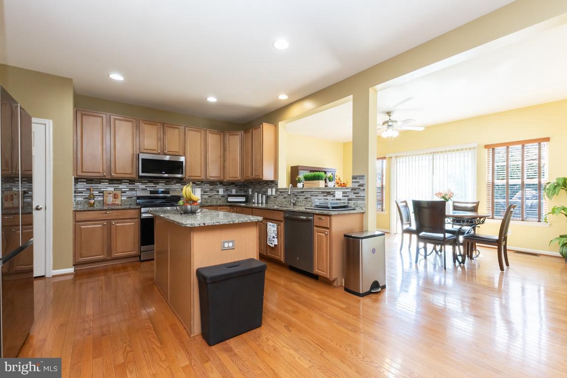 16435 REGATTA LN, WOODBRIDGE, Virginia 22191, 4 Bedrooms Bedrooms, ,3 BathroomsBathrooms,Residential,For sale,16435 REGATTA LN,VAPW2097750 MLS # VAPW2097750