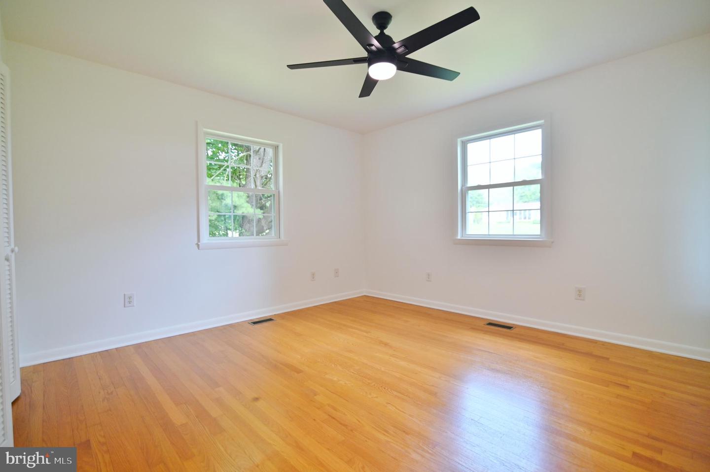 107 CRISMAN RD, EDINBURG, Virginia 22824, 3 Bedrooms Bedrooms, ,2 BathroomsBathrooms,Residential,For sale,107 CRISMAN RD,VASH2011774 MLS # VASH2011774