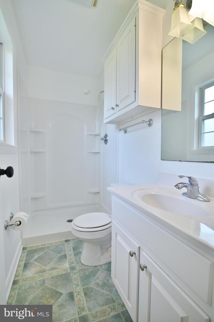 107 CRISMAN RD, EDINBURG, Virginia 22824, 3 Bedrooms Bedrooms, ,2 BathroomsBathrooms,Residential,For sale,107 CRISMAN RD,VASH2011774 MLS # VASH2011774