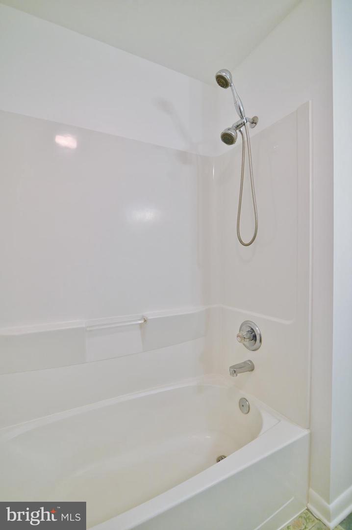 107 CRISMAN RD, EDINBURG, Virginia 22824, 3 Bedrooms Bedrooms, ,2 BathroomsBathrooms,Residential,For sale,107 CRISMAN RD,VASH2011774 MLS # VASH2011774