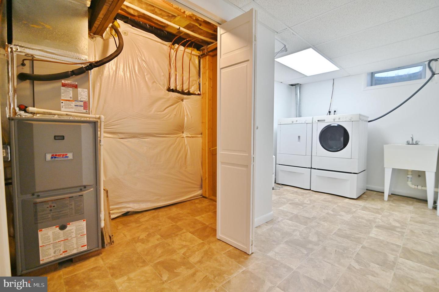 107 CRISMAN RD, EDINBURG, Virginia 22824, 3 Bedrooms Bedrooms, ,2 BathroomsBathrooms,Residential,For sale,107 CRISMAN RD,VASH2011774 MLS # VASH2011774