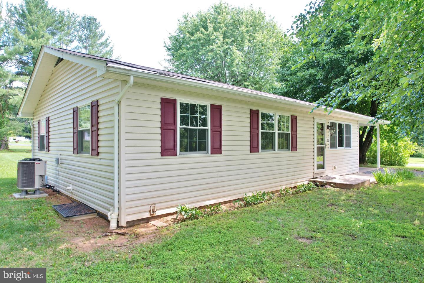 107 CRISMAN RD, EDINBURG, Virginia 22824, 3 Bedrooms Bedrooms, ,2 BathroomsBathrooms,Residential,For sale,107 CRISMAN RD,VASH2011774 MLS # VASH2011774