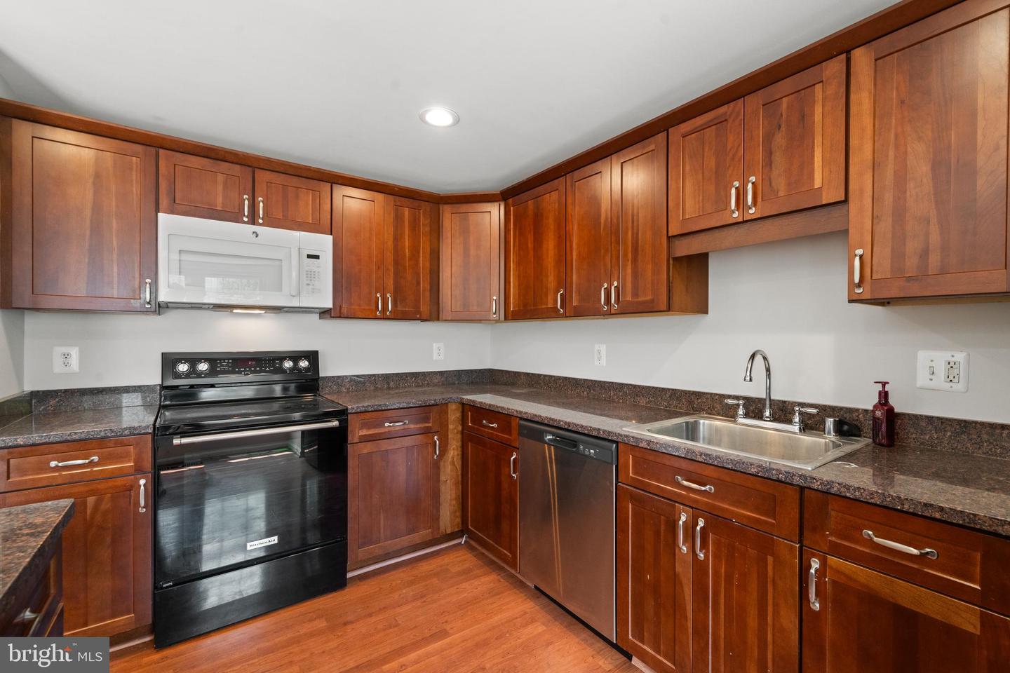 6558 LOCHLEIGH CT, ALEXANDRIA, Virginia 22315, 2 Bedrooms Bedrooms, ,3 BathroomsBathrooms,Residential,For sale,6558 LOCHLEIGH CT,VAFX2249914 MLS # VAFX2249914