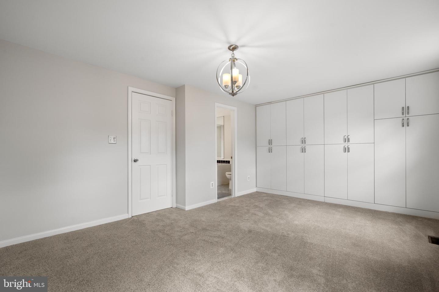 6558 LOCHLEIGH CT, ALEXANDRIA, Virginia 22315, 2 Bedrooms Bedrooms, ,3 BathroomsBathrooms,Residential,For sale,6558 LOCHLEIGH CT,VAFX2249914 MLS # VAFX2249914
