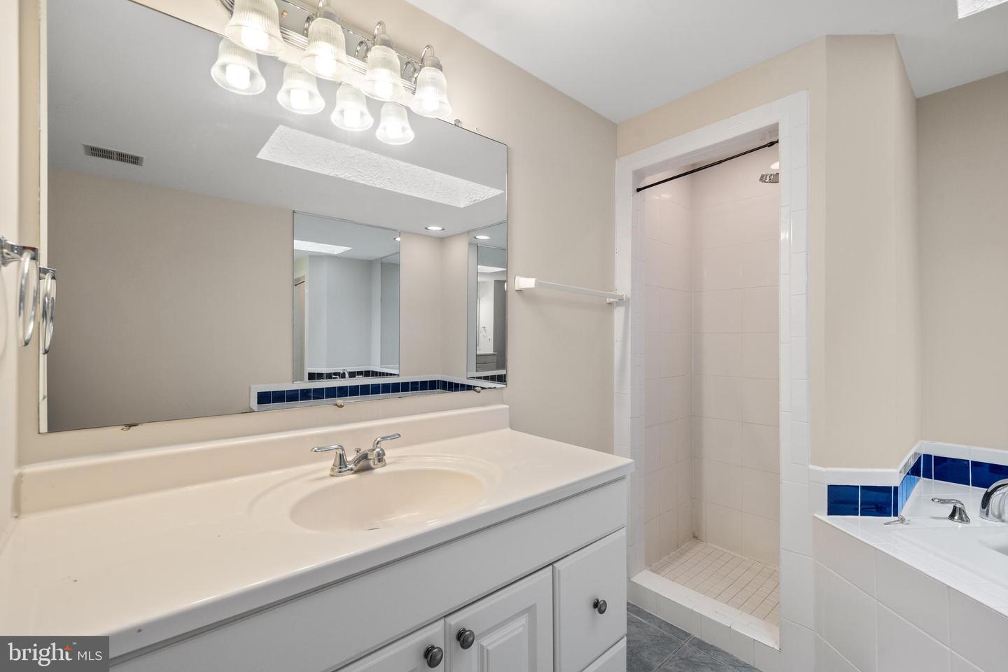 6558 LOCHLEIGH CT, ALEXANDRIA, Virginia 22315, 2 Bedrooms Bedrooms, ,3 BathroomsBathrooms,Residential,For sale,6558 LOCHLEIGH CT,VAFX2249914 MLS # VAFX2249914