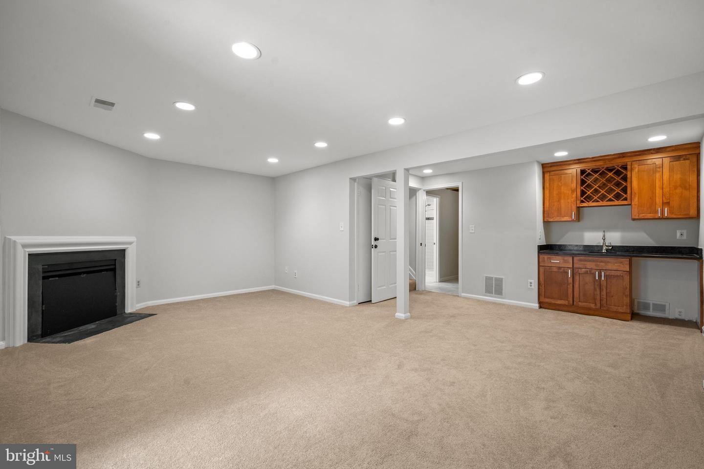 6558 LOCHLEIGH CT, ALEXANDRIA, Virginia 22315, 2 Bedrooms Bedrooms, ,3 BathroomsBathrooms,Residential,For sale,6558 LOCHLEIGH CT,VAFX2249914 MLS # VAFX2249914