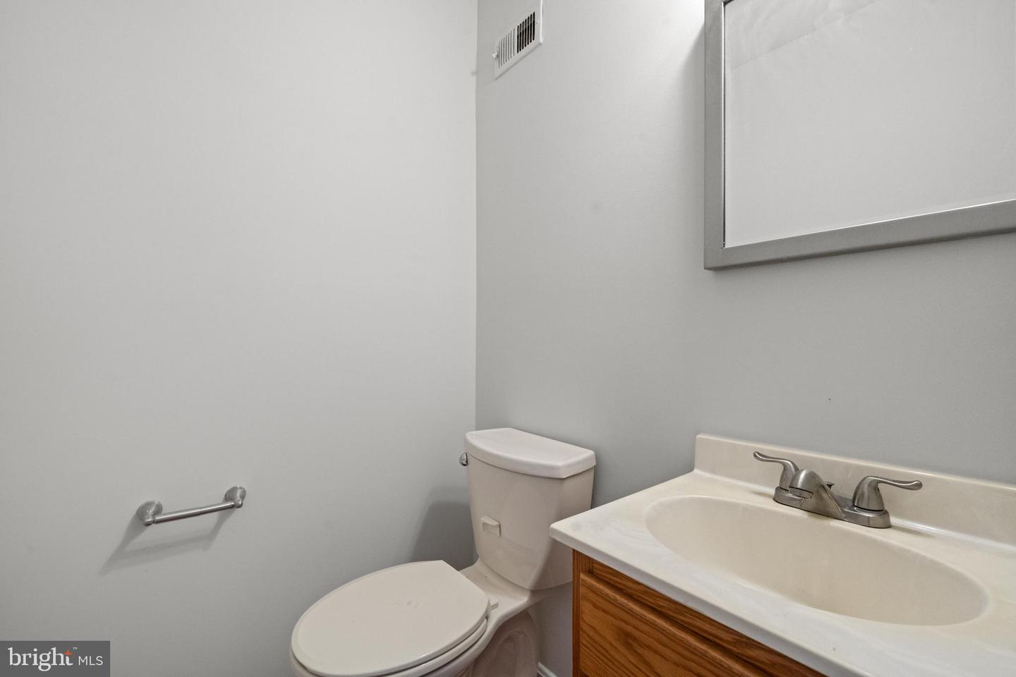 6558 LOCHLEIGH CT, ALEXANDRIA, Virginia 22315, 2 Bedrooms Bedrooms, ,3 BathroomsBathrooms,Residential,For sale,6558 LOCHLEIGH CT,VAFX2249914 MLS # VAFX2249914