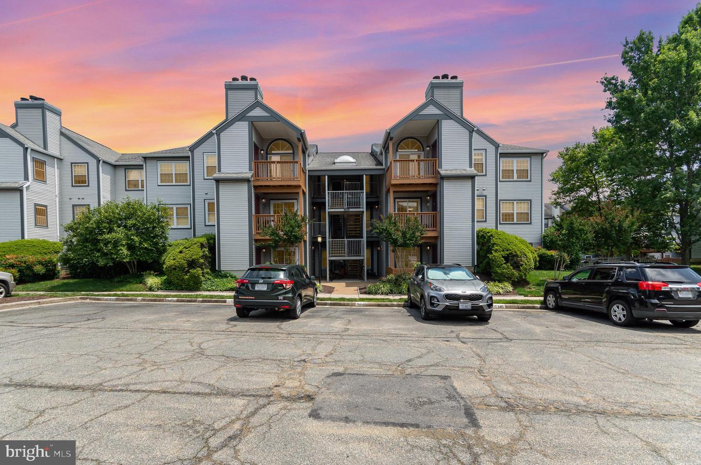 6905-L VICTORIA DR #6905-L, ALEXANDRIA, Virginia 22310, 2 Bedrooms Bedrooms, ,2 BathroomsBathrooms,Residential,For sale,6905-L VICTORIA DR #6905-L,VAFX2249916 MLS # VAFX2249916