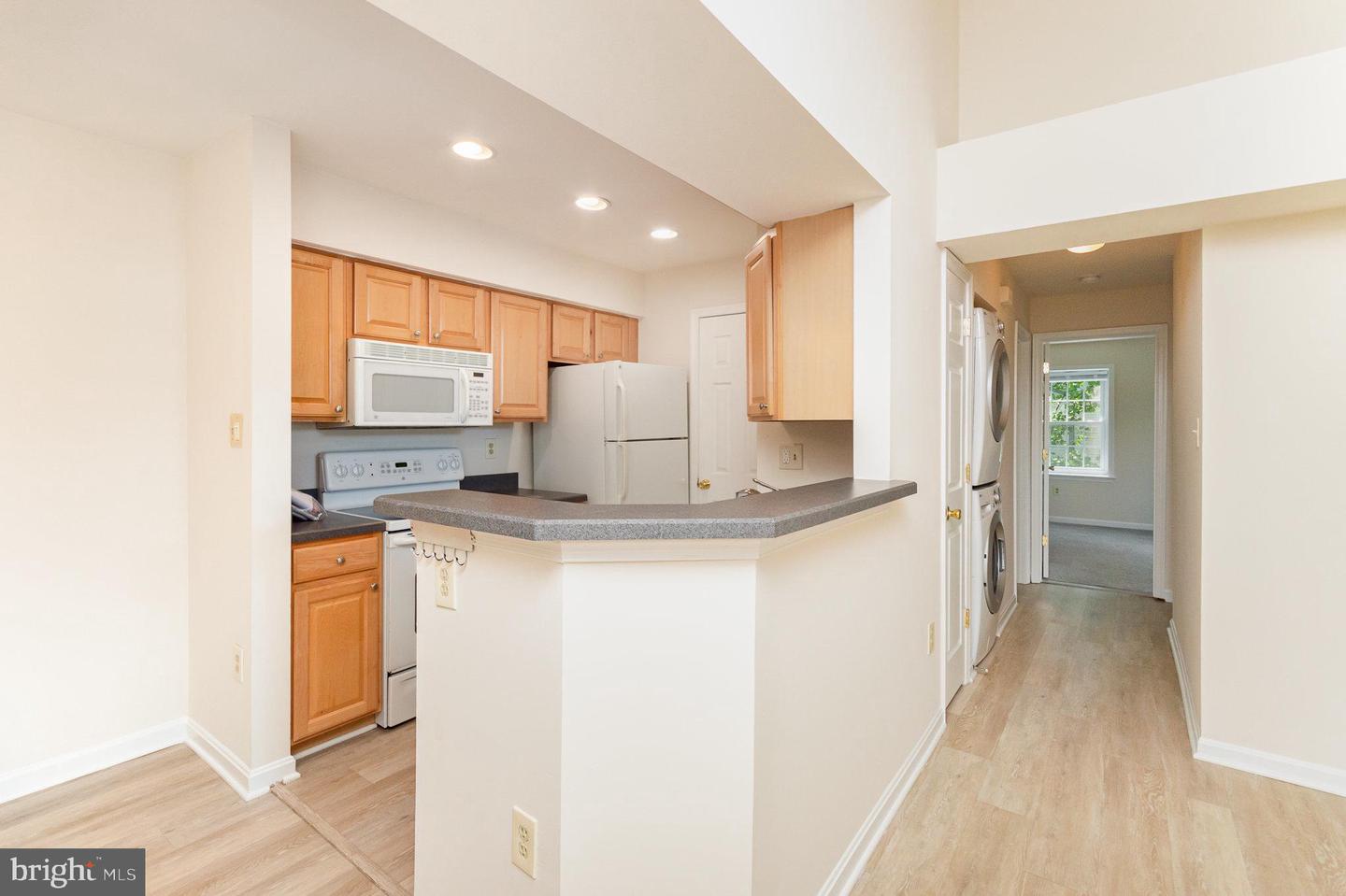 6905-L VICTORIA DR #6905-L, ALEXANDRIA, Virginia 22310, 2 Bedrooms Bedrooms, ,2 BathroomsBathrooms,Residential,For sale,6905-L VICTORIA DR #6905-L,VAFX2249916 MLS # VAFX2249916
