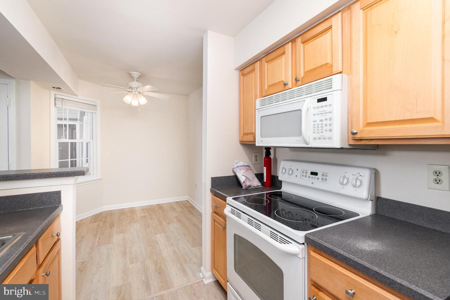 6905-L VICTORIA DR #6905-L, ALEXANDRIA, Virginia 22310, 2 Bedrooms Bedrooms, ,2 BathroomsBathrooms,Residential,For sale,6905-L VICTORIA DR #6905-L,VAFX2249916 MLS # VAFX2249916