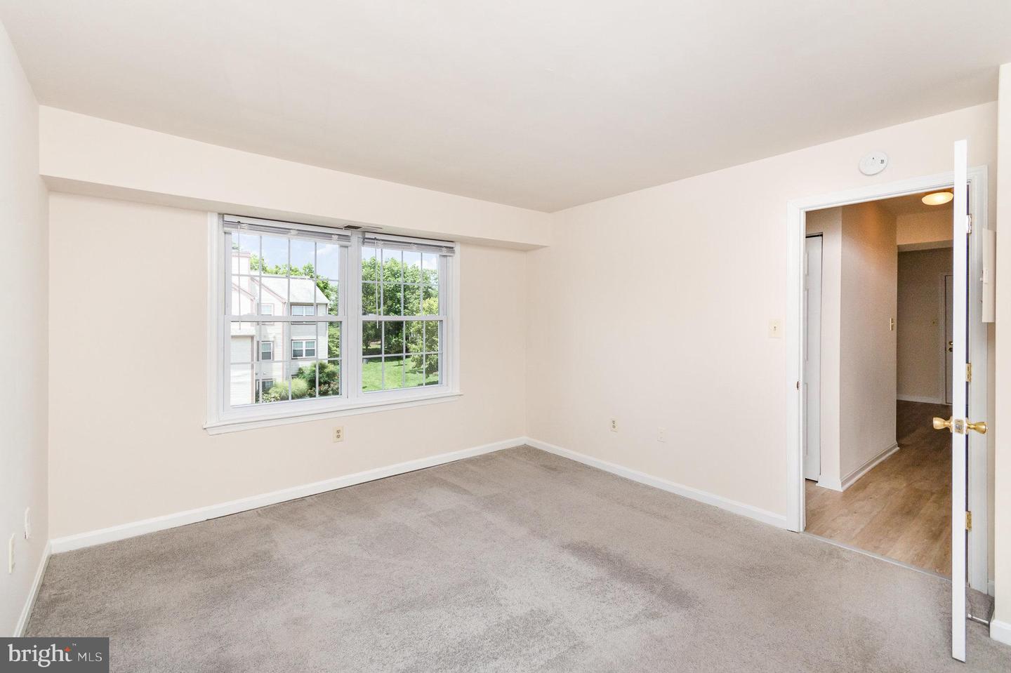 6905-L VICTORIA DR #6905-L, ALEXANDRIA, Virginia 22310, 2 Bedrooms Bedrooms, ,2 BathroomsBathrooms,Residential,For sale,6905-L VICTORIA DR #6905-L,VAFX2249916 MLS # VAFX2249916