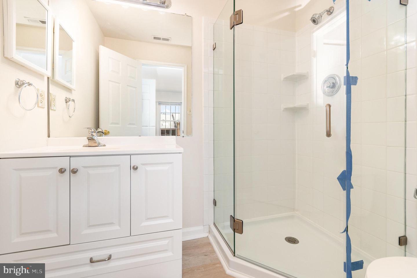 6905-L VICTORIA DR #6905-L, ALEXANDRIA, Virginia 22310, 2 Bedrooms Bedrooms, ,2 BathroomsBathrooms,Residential,For sale,6905-L VICTORIA DR #6905-L,VAFX2249916 MLS # VAFX2249916