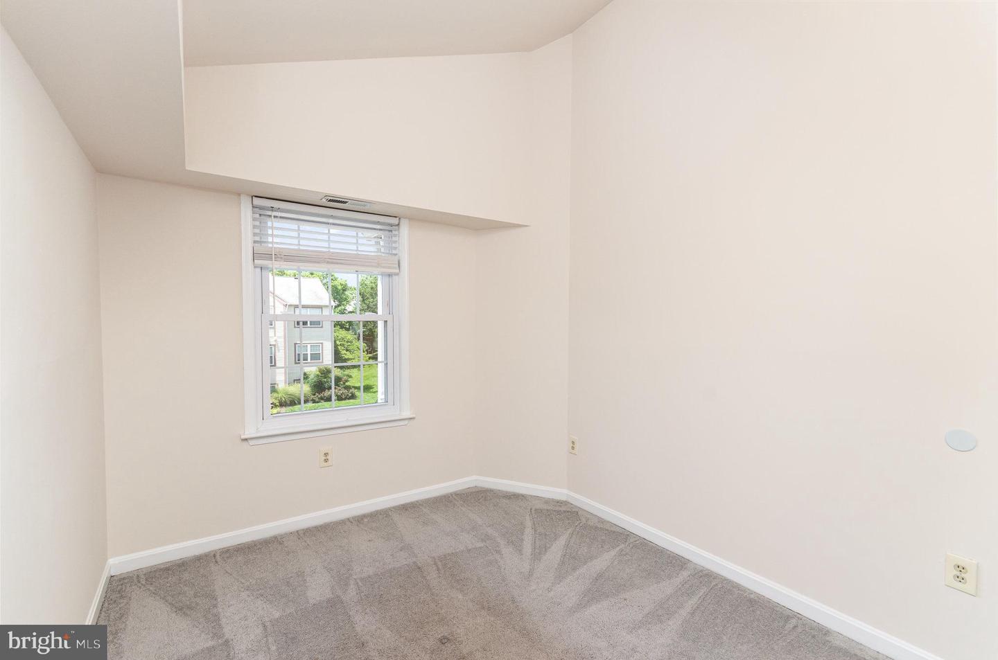 6905-L VICTORIA DR #6905-L, ALEXANDRIA, Virginia 22310, 2 Bedrooms Bedrooms, ,2 BathroomsBathrooms,Residential,For sale,6905-L VICTORIA DR #6905-L,VAFX2249916 MLS # VAFX2249916