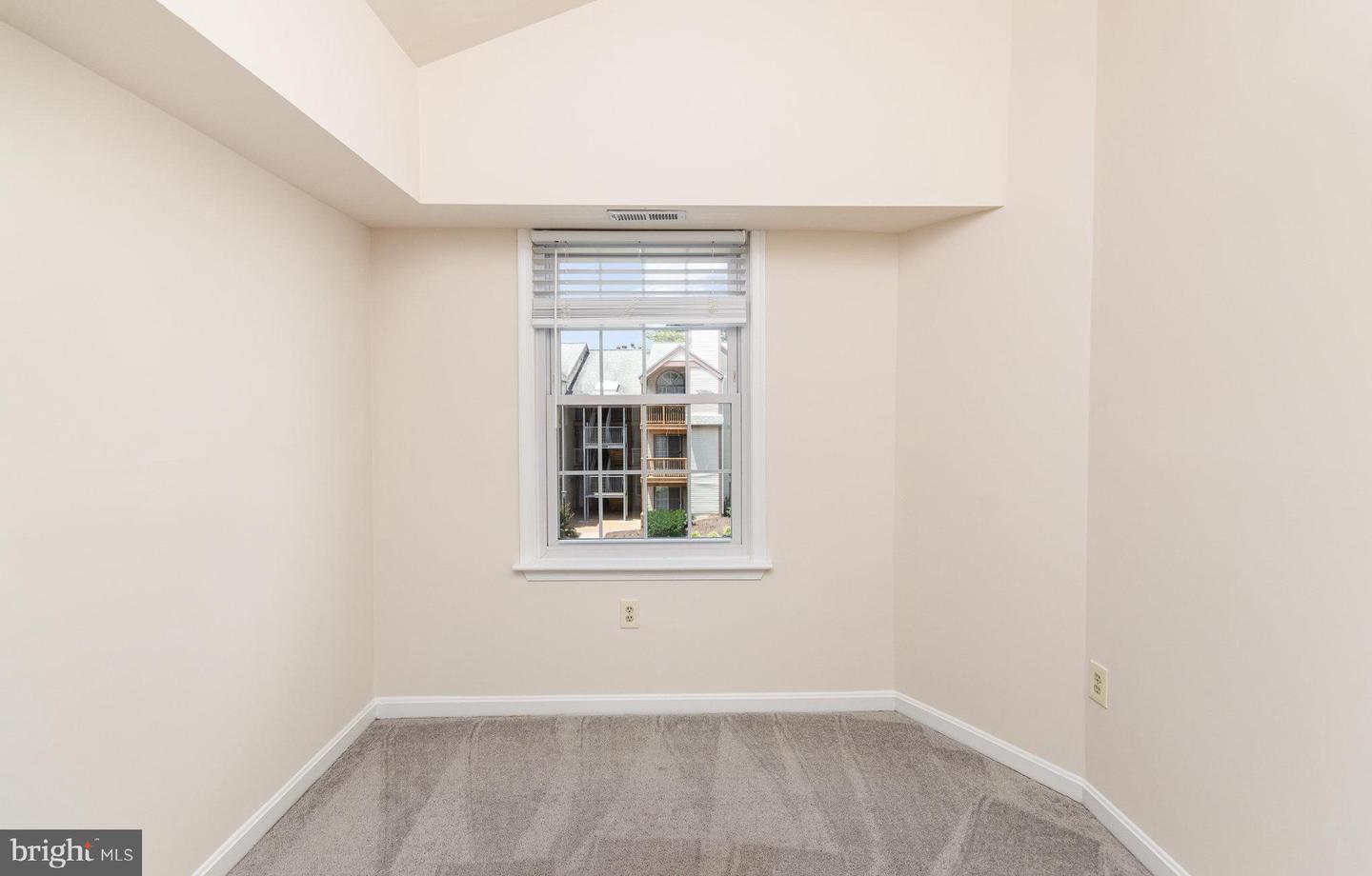6905-L VICTORIA DR #6905-L, ALEXANDRIA, Virginia 22310, 2 Bedrooms Bedrooms, ,2 BathroomsBathrooms,Residential,For sale,6905-L VICTORIA DR #6905-L,VAFX2249916 MLS # VAFX2249916