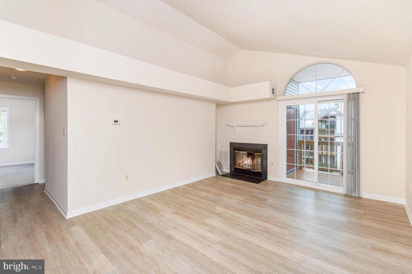 6905-L VICTORIA DR #6905-L, ALEXANDRIA, Virginia 22310, 2 Bedrooms Bedrooms, ,2 BathroomsBathrooms,Residential,For sale,6905-L VICTORIA DR #6905-L,VAFX2249916 MLS # VAFX2249916