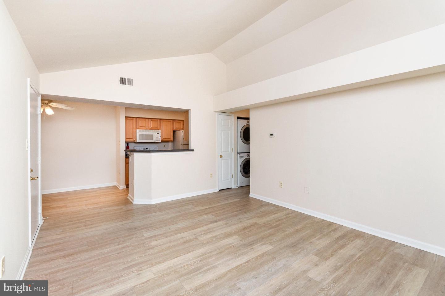 6905-L VICTORIA DR #6905-L, ALEXANDRIA, Virginia 22310, 2 Bedrooms Bedrooms, ,2 BathroomsBathrooms,Residential,For sale,6905-L VICTORIA DR #6905-L,VAFX2249916 MLS # VAFX2249916
