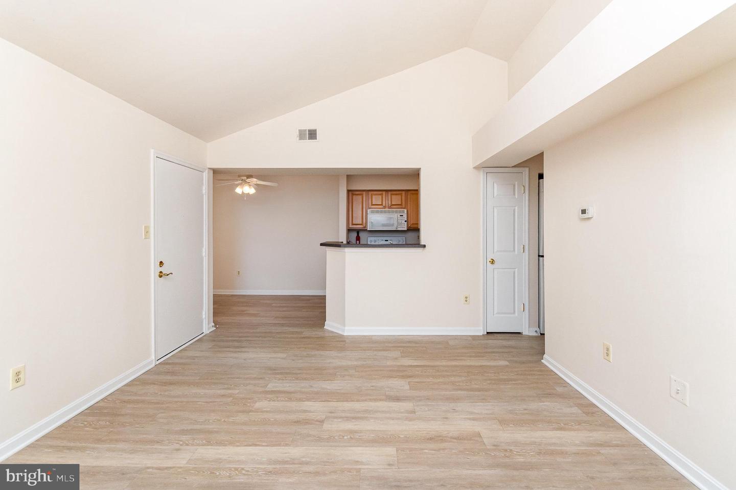 6905-L VICTORIA DR #6905-L, ALEXANDRIA, Virginia 22310, 2 Bedrooms Bedrooms, ,2 BathroomsBathrooms,Residential,For sale,6905-L VICTORIA DR #6905-L,VAFX2249916 MLS # VAFX2249916